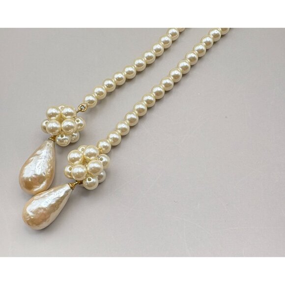 Faux Pearl Beaded Lariat Necklace with Teardrop Pendants Vintage Flapper Style - Picture 2 of 6